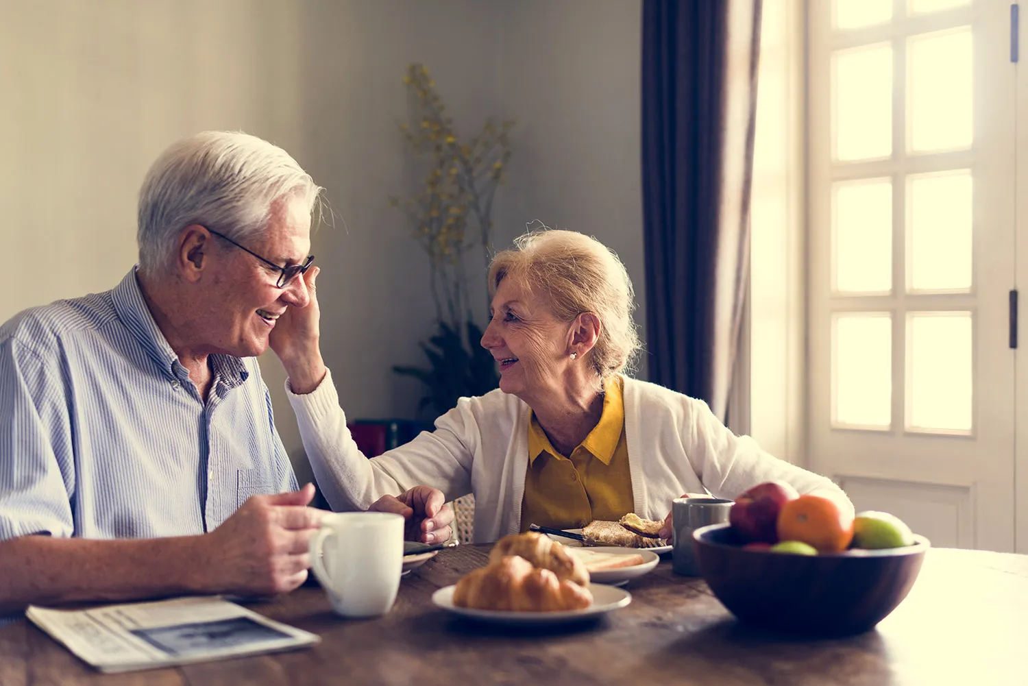 Bavaglino impermeabile per anziani e persone con difficoltà di controllo